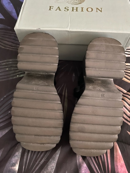 Parisuit Women’s Goth Platform Black Mary Janes with Chains & Heart Accent Sz 7 - Picture 8 of 9